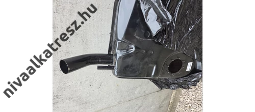 Lada Niva Üzemanyag tank injektoros , oldalt lihegős